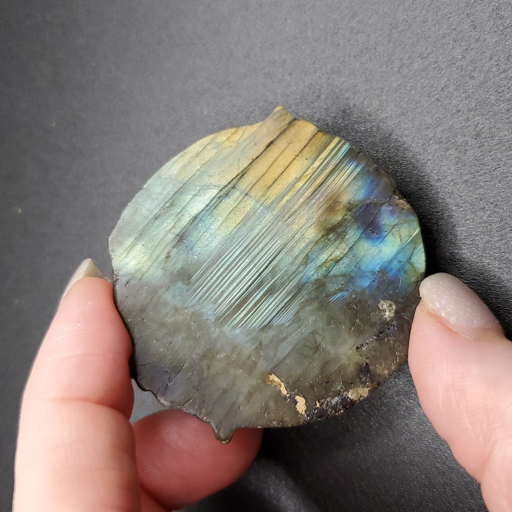 Labradorite Pegasus Coin 🐎 🪽 - Picture 3 of 6